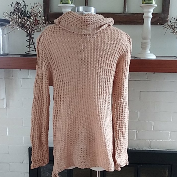 ☀HP☀ only (2) XL Left - Asymmetric Cowl neck - Picture 5 of 5